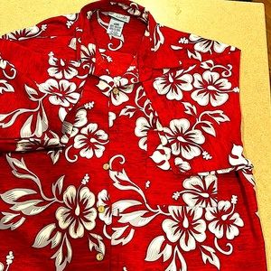 A Large red and white extreme gear Hawaiian shirt never been used, get it fast!!
